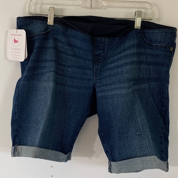 Isabel maternity Bermuda denim shorts w/ stretch - Picture 1 of 6